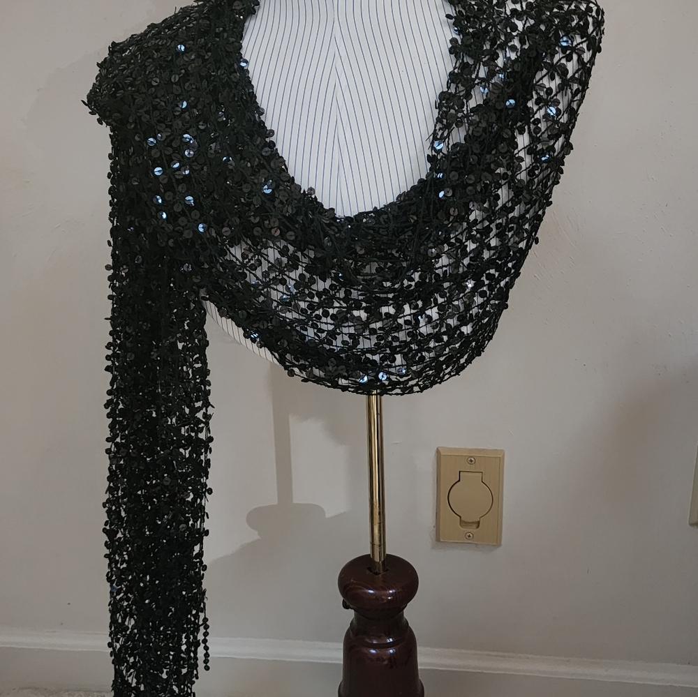 BLACK SEQUIN EVENING SCARF/SHAWL NEW WITHOUT TAG